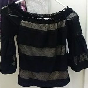 Bellsleeve blouse